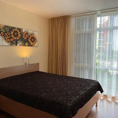 Elit-4 Private Apartments-sunny Бургас