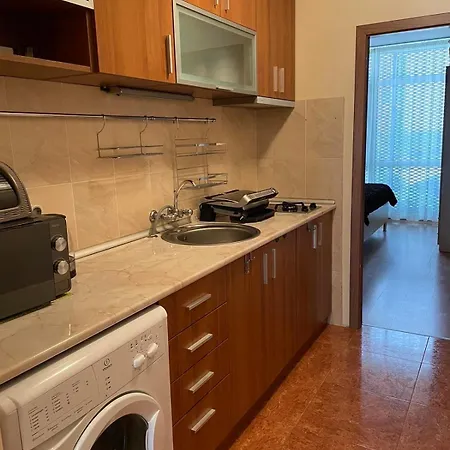 Elit-4 Private Apartments-sunny Бургас